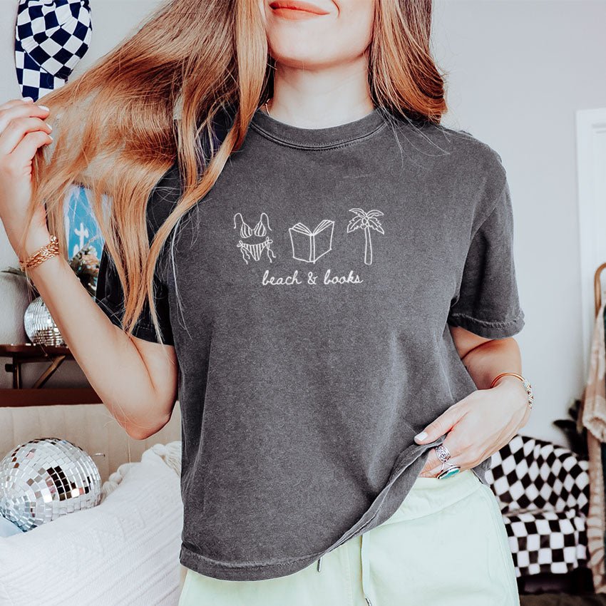 Beach & Books Heavyweight Comfort Colors Boxy Cropped Tee - Starry Skies Austin