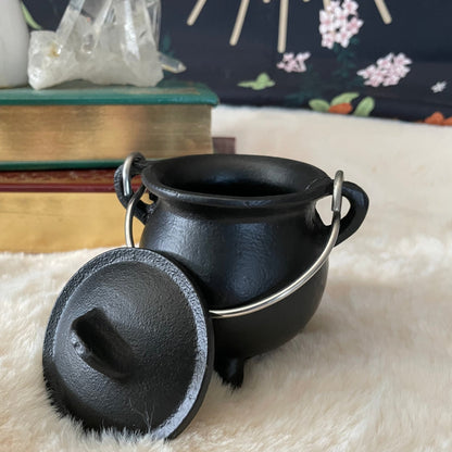 Cast Iron Cauldron with Lid - Starry Skies Austin