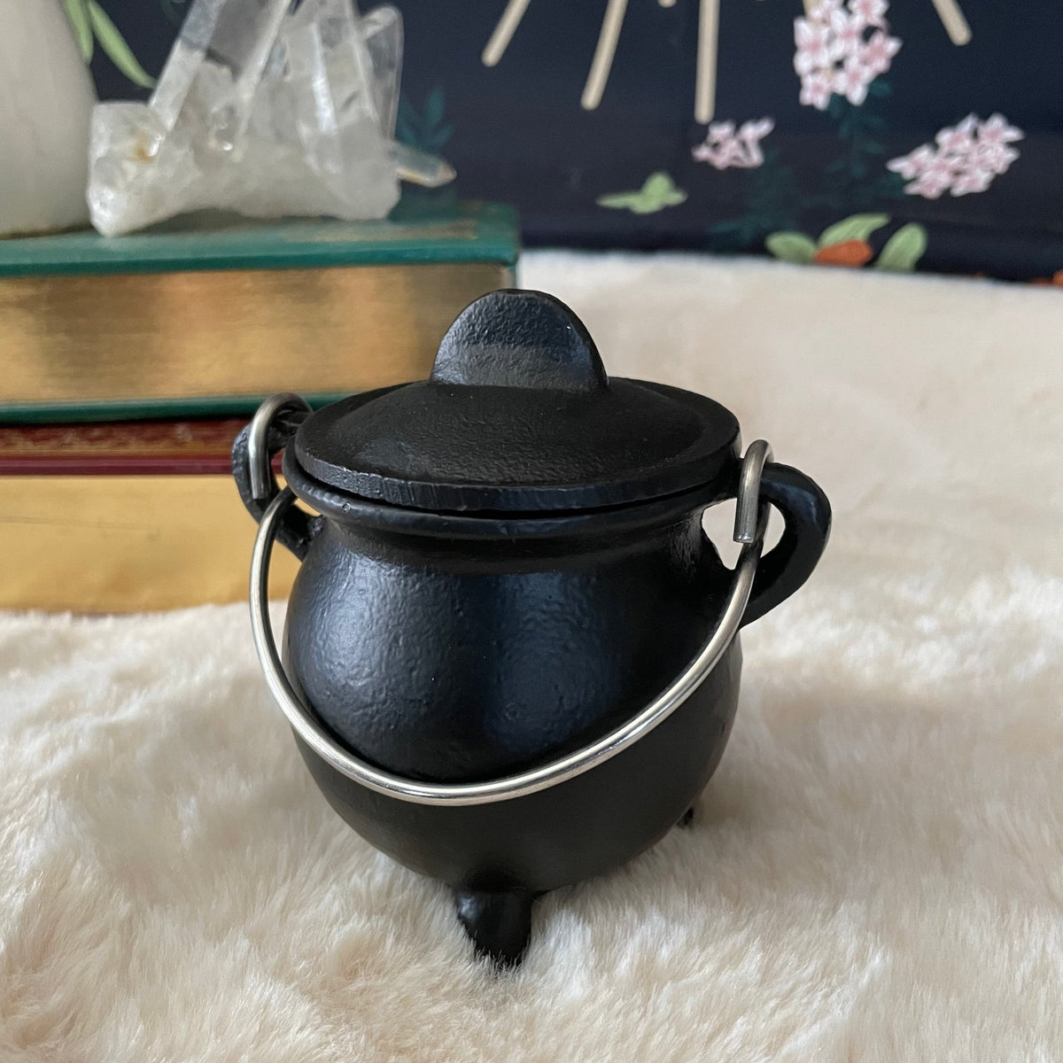 Cast Iron Cauldron with Lid - Starry Skies Austin