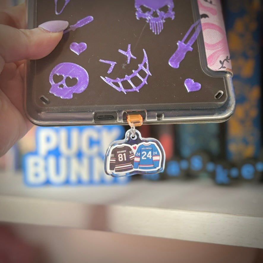 Hockey Boys USB-C Kindle Charm - Starry Skies Austin