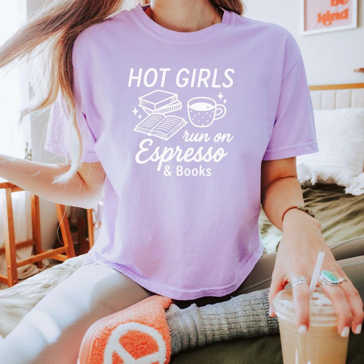 Hot Girls Run On Espresso And Books Heavyweight Comfort Colors Boxy Cropped Shirt - Starry Skies Austin