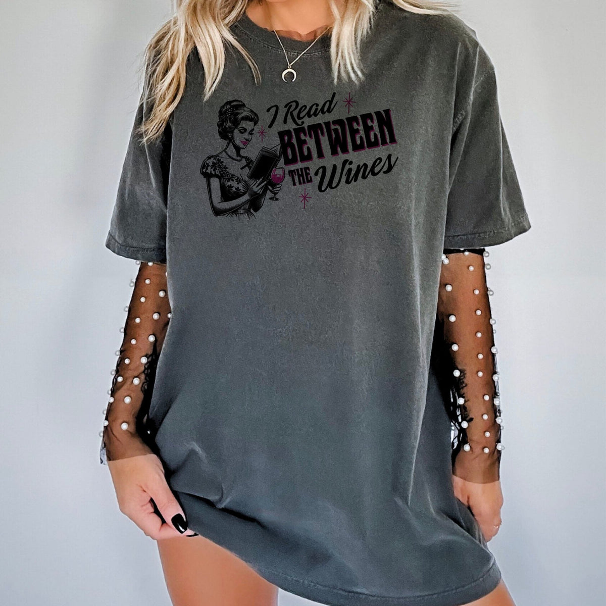 I Read Between The Wines Heavyweight Comfort Colors Shirt - Starry Skies Austin