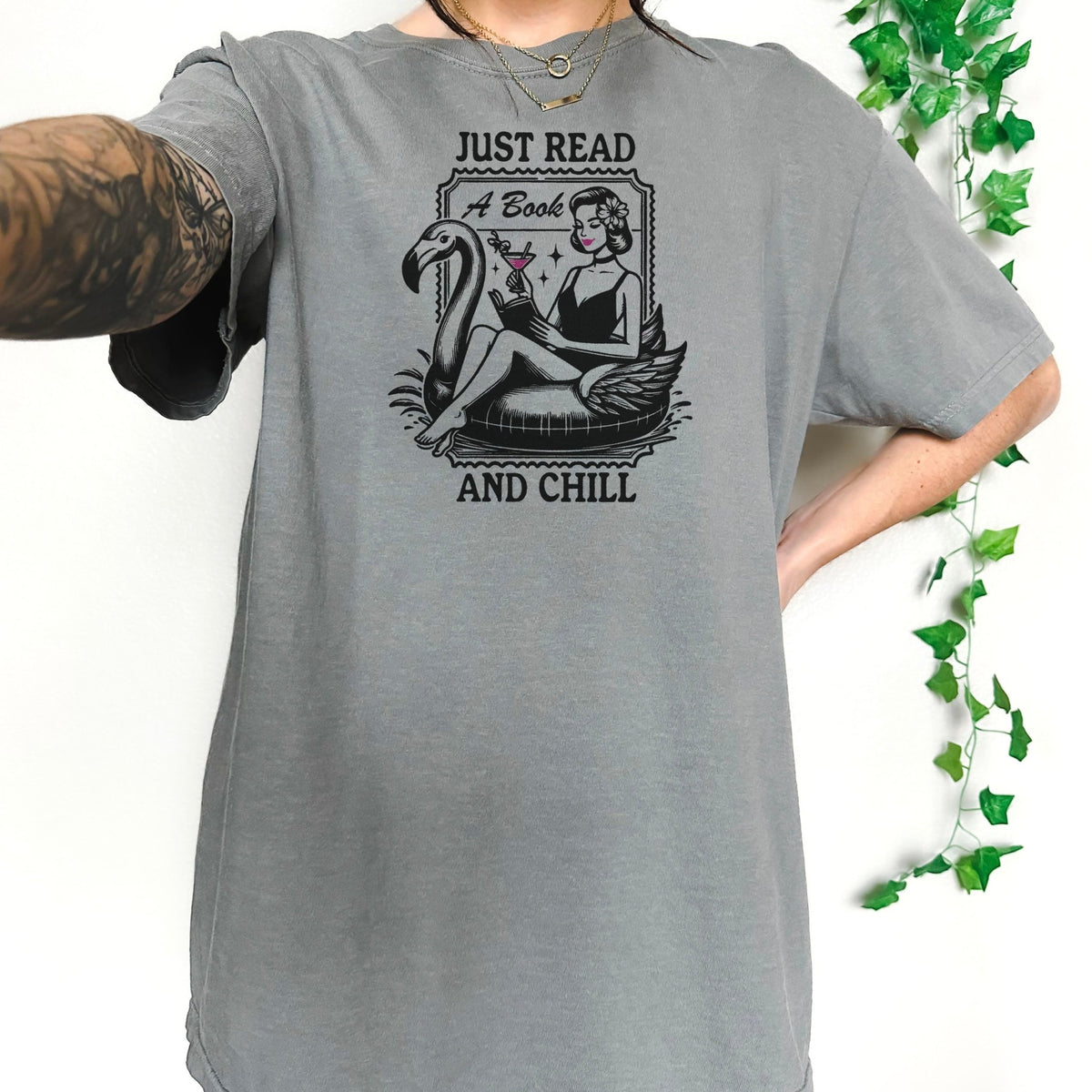 Just Read and Chill Premium Heavyweight Comfort Colors Shirt - Retro Summer Bookish Tee - Starry Skies Austin