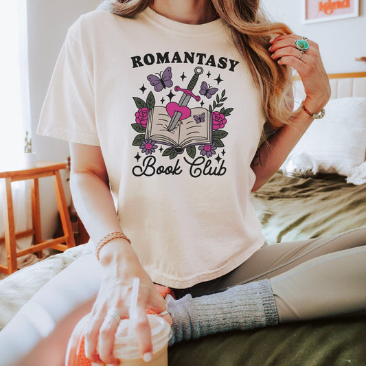 Romantasy Book Club Comfort Colors Cropped Shirt for Fantasy Readers - Starry Skies Austin