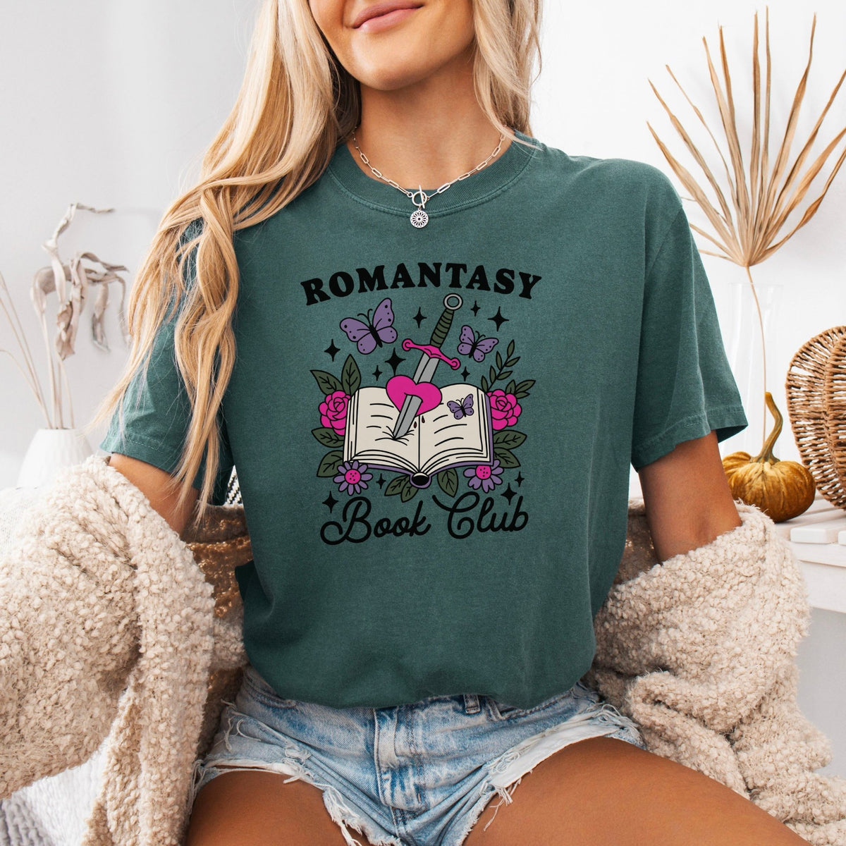 Romantasy Book Club Comfort Colors Shirt - Starry Skies Austin