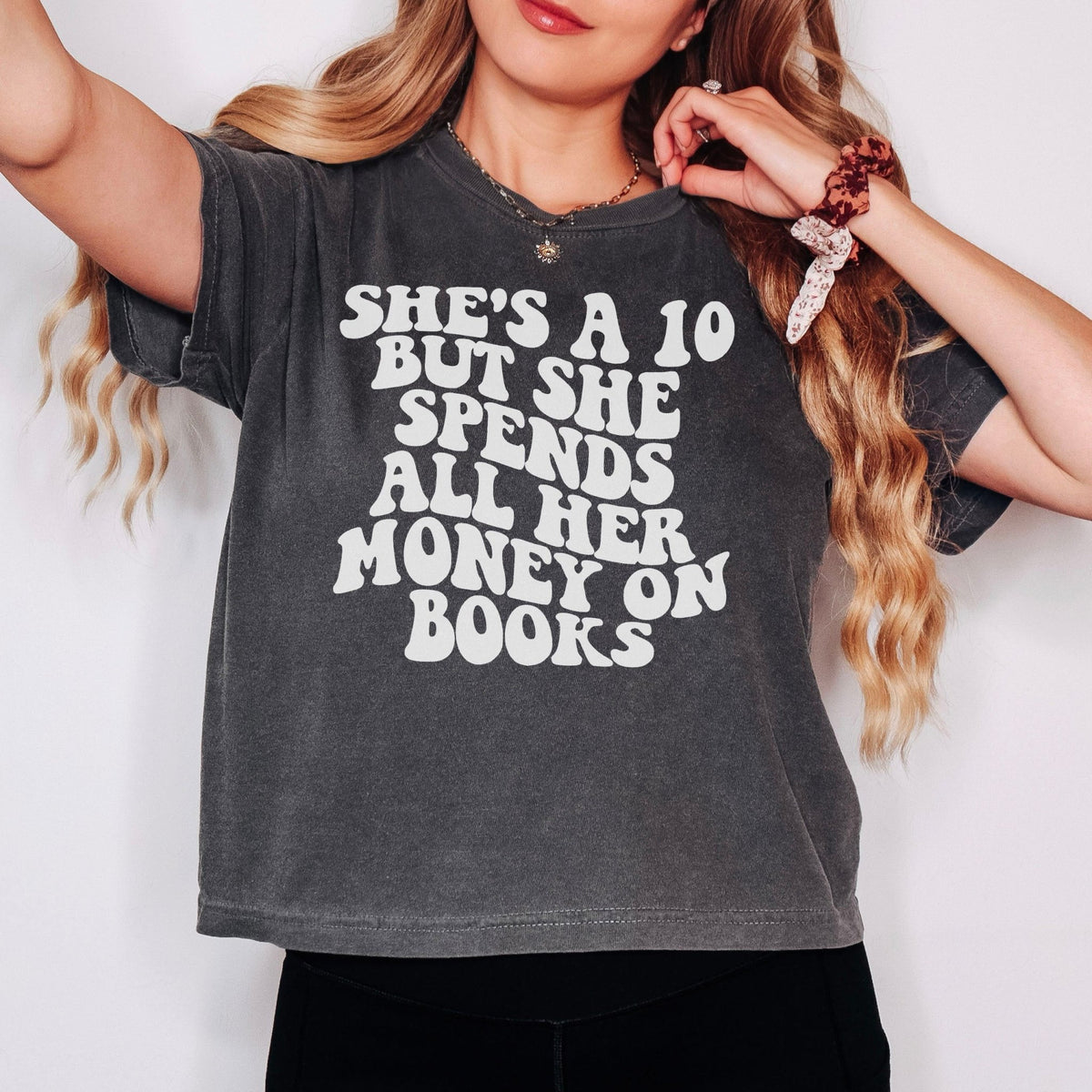 She's A 10 But She Spends All Her Money On Books Comfort Colors Boxy Cropped Shirt - Starry Skies Austin