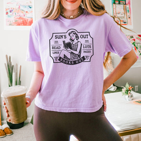 Sun’s Out Books Out Retro Summer Bookish Comfort Colors Boxy Cropped Shirt - Starry Skies Austin